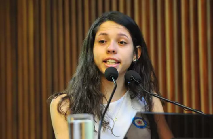 juventude-brasileira-encontrou-seu-futuro-em-ana-julia-ribeiro-diz-texto-da-forbes