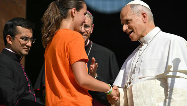 Em menos de duas horas, vigília de jovens com papa Leão XIV no Stade de France tem inscrições esgotadas